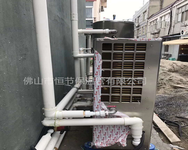 學(xué)?？照{(diào)保溫管防結(jié)露珠